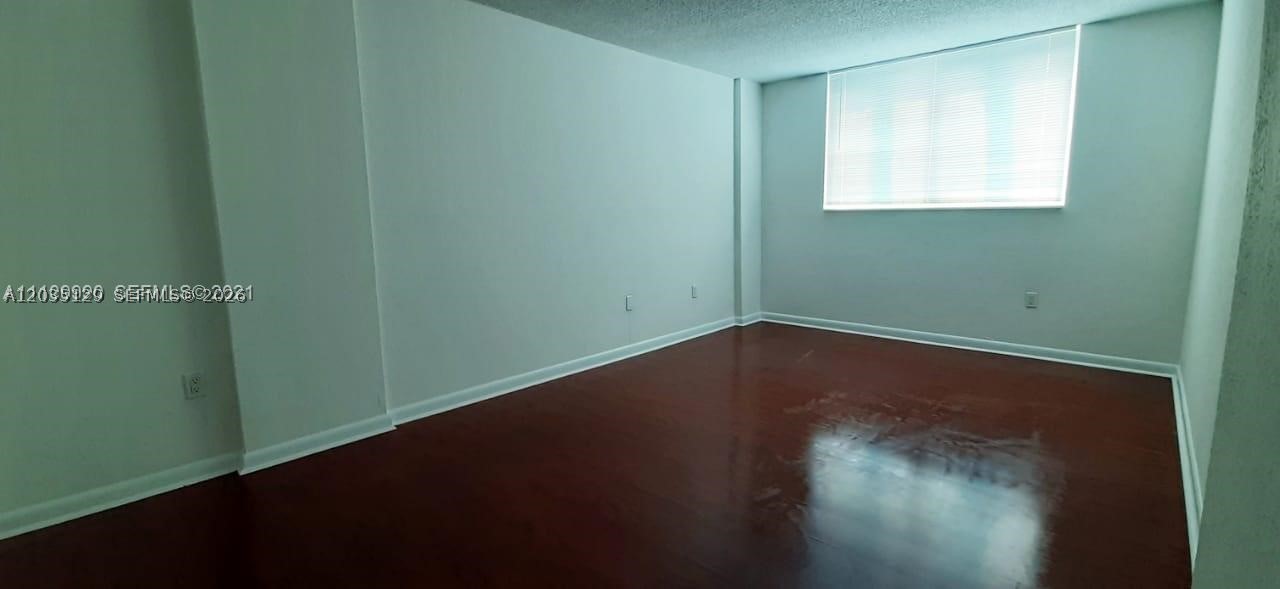 HARBOUR POINTE OF MIAMI C - Residential