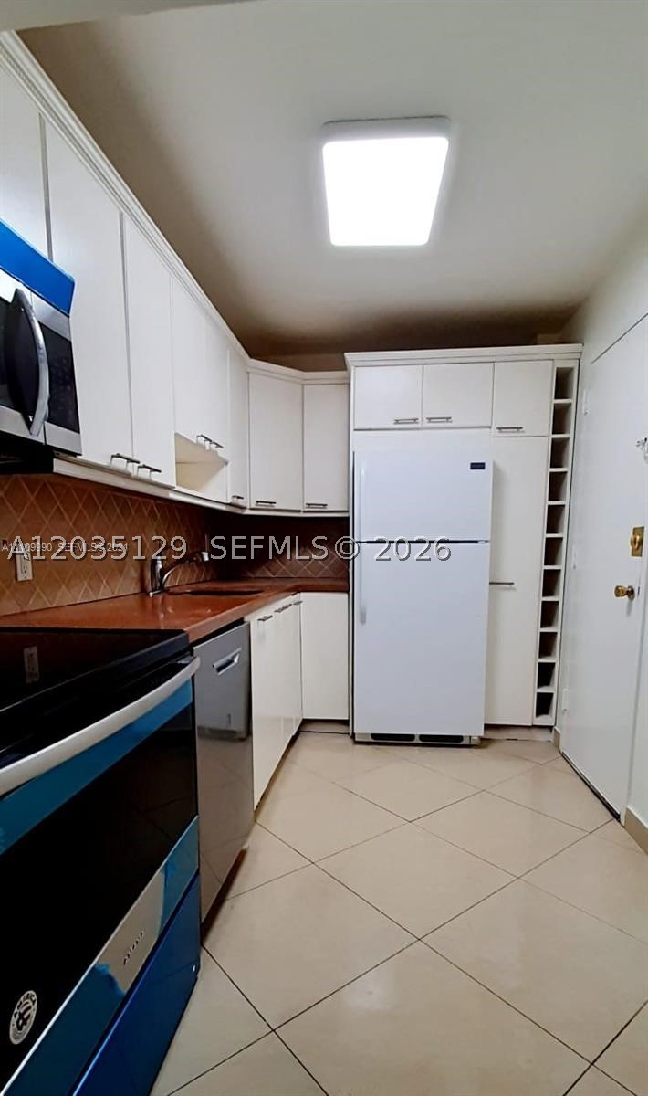 HARBOUR POINTE OF MIAMI C - Residential