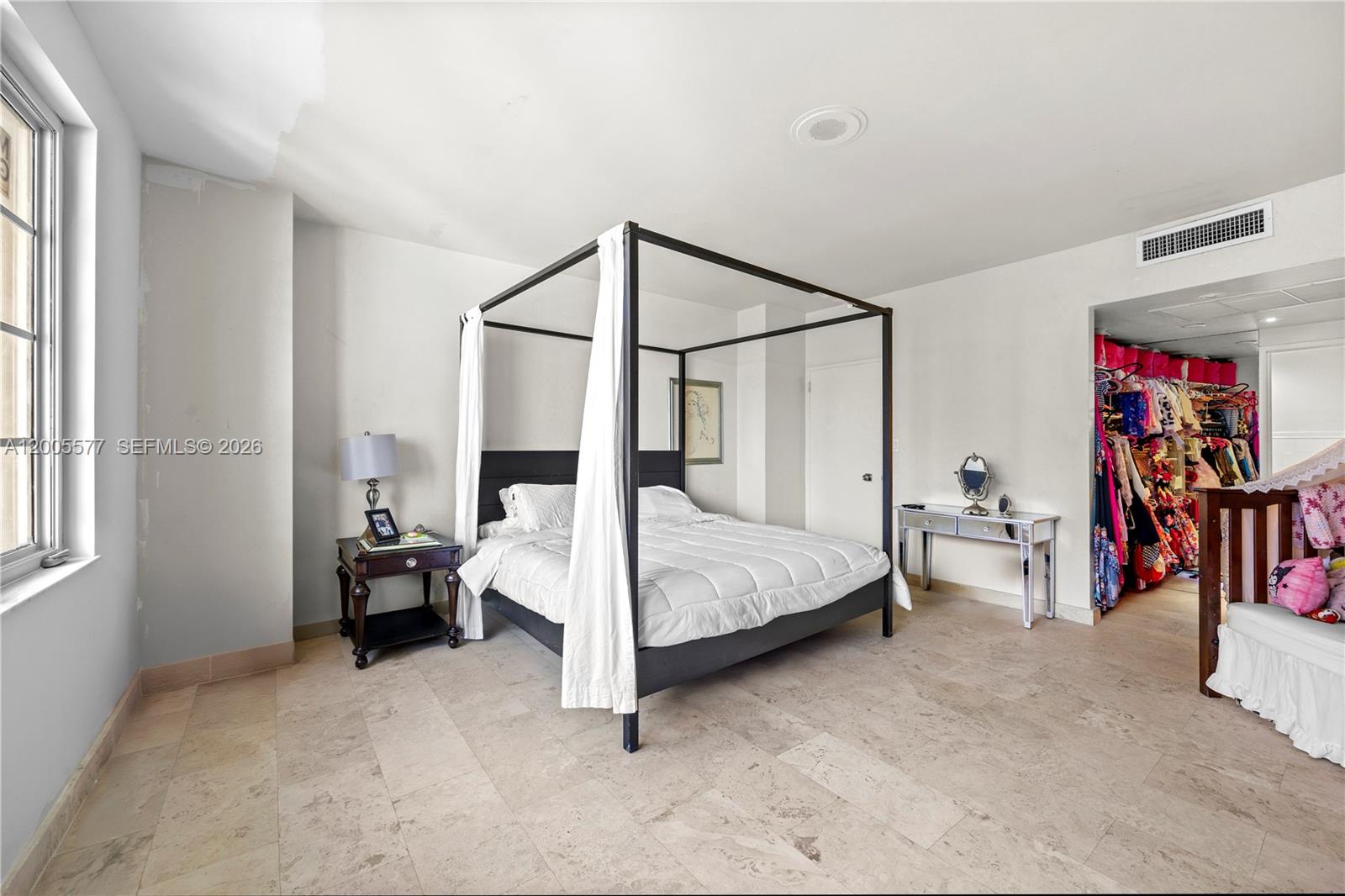 IMPERIAL HOUSE CONDO - Residential