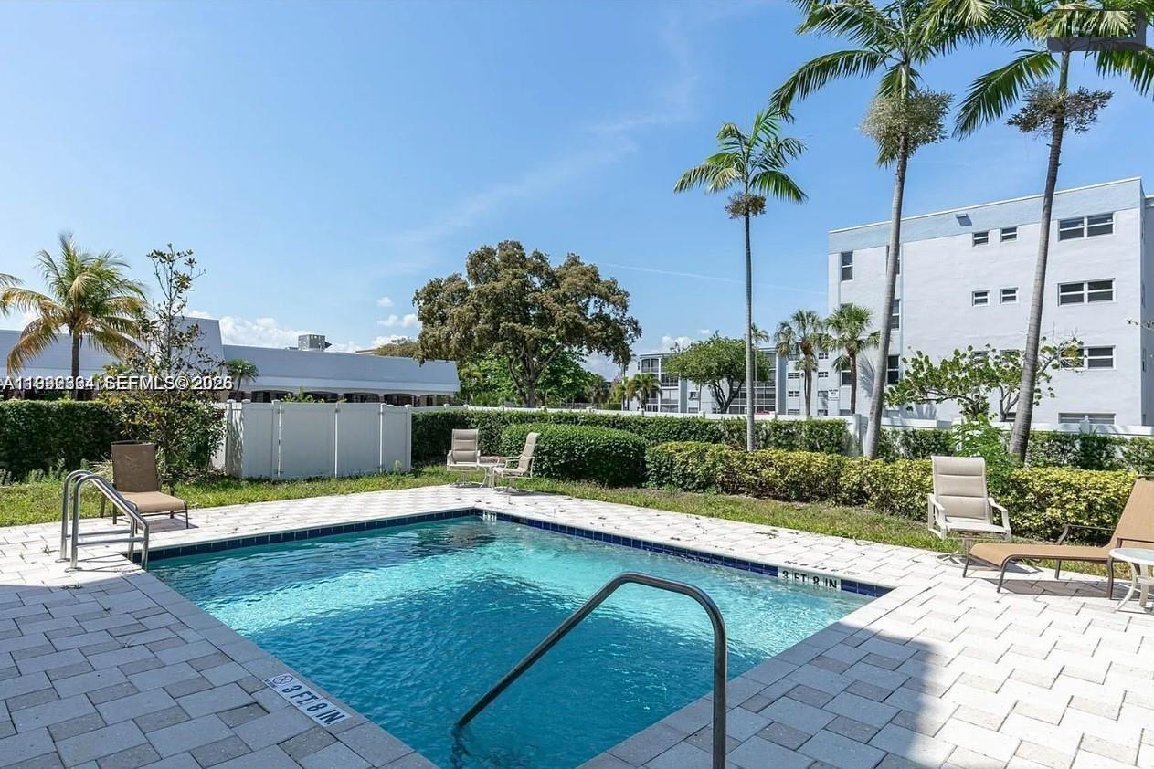 DANIA PLACE PLACE - Residential