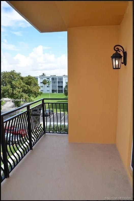 DANIA PLACE PLACE - Residential