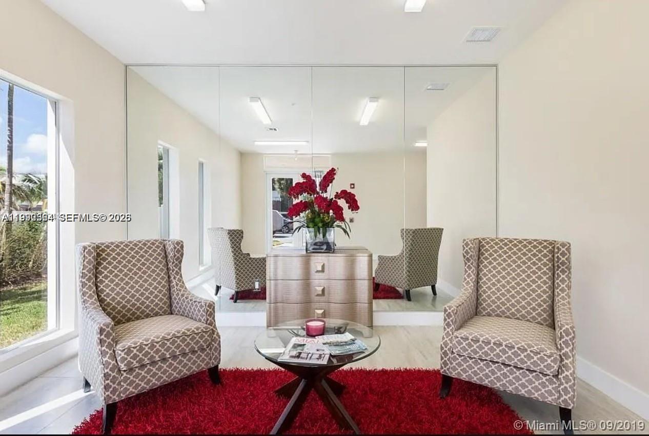 DANIA PLACE PLACE - Residential