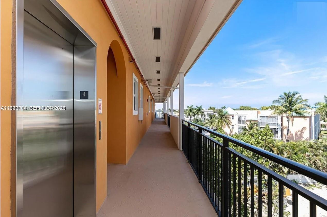 DANIA PLACE PLACE - Residential