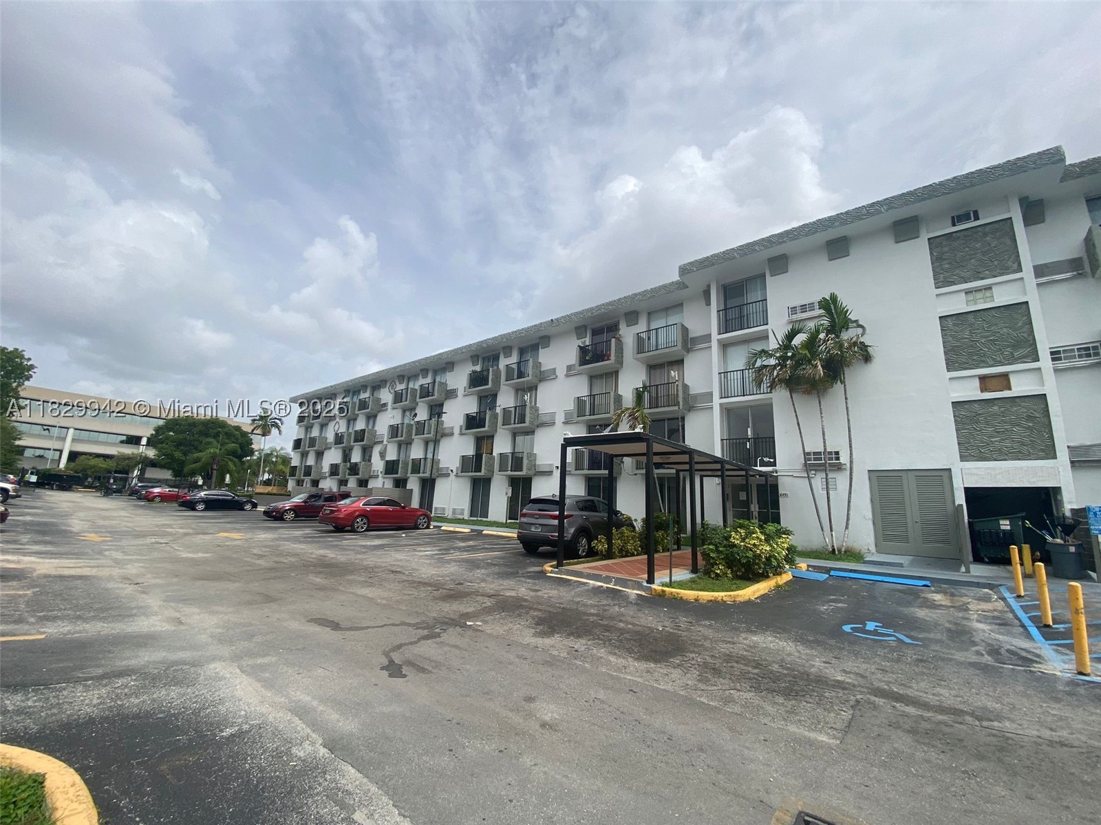 GOLDEN GATE APARTMENTS CO - Residential
