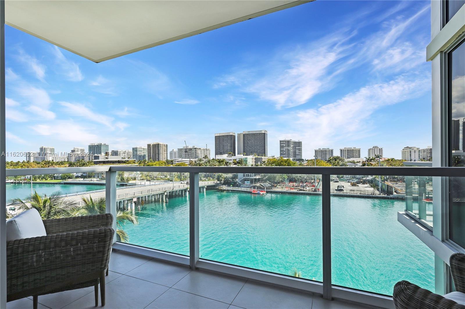 BAY HARBOUR ISLAND - Residential