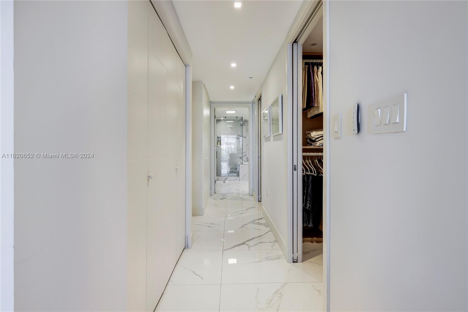 BAY HARBOUR ISLAND - Residential