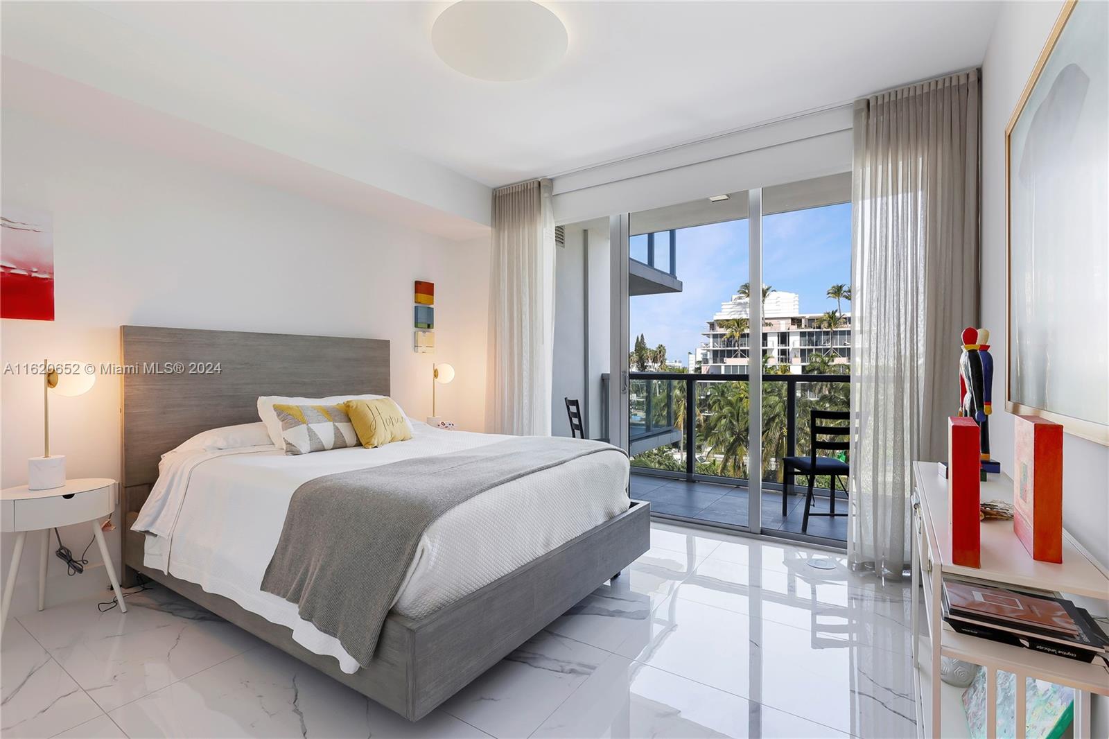BAY HARBOUR ISLAND - Residential