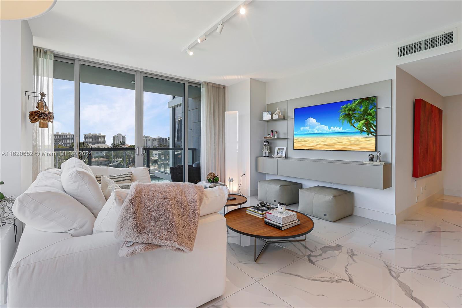 BAY HARBOUR ISLAND - Residential