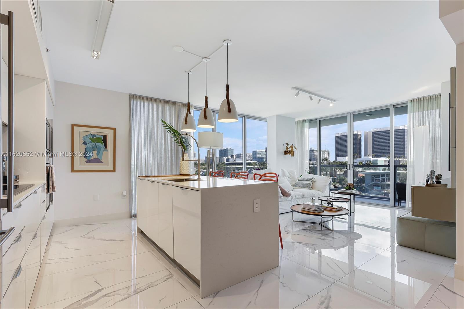 BAY HARBOUR ISLAND - Residential