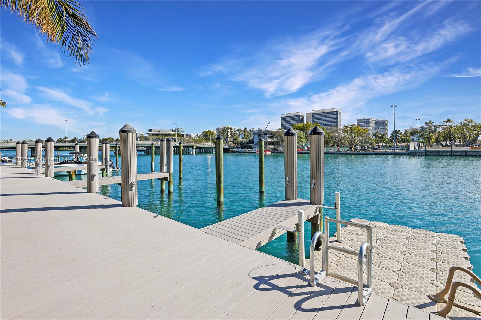 BAY HARBOUR ISLAND - Residential
