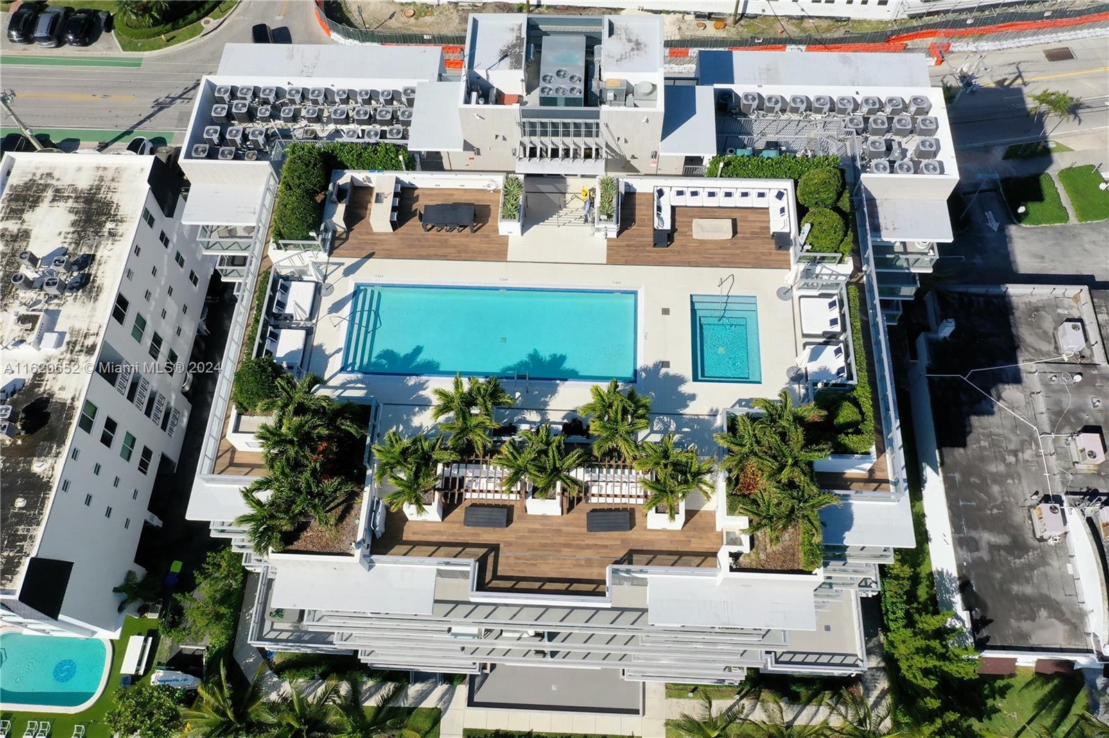 BAY HARBOUR ISLAND - Residential
