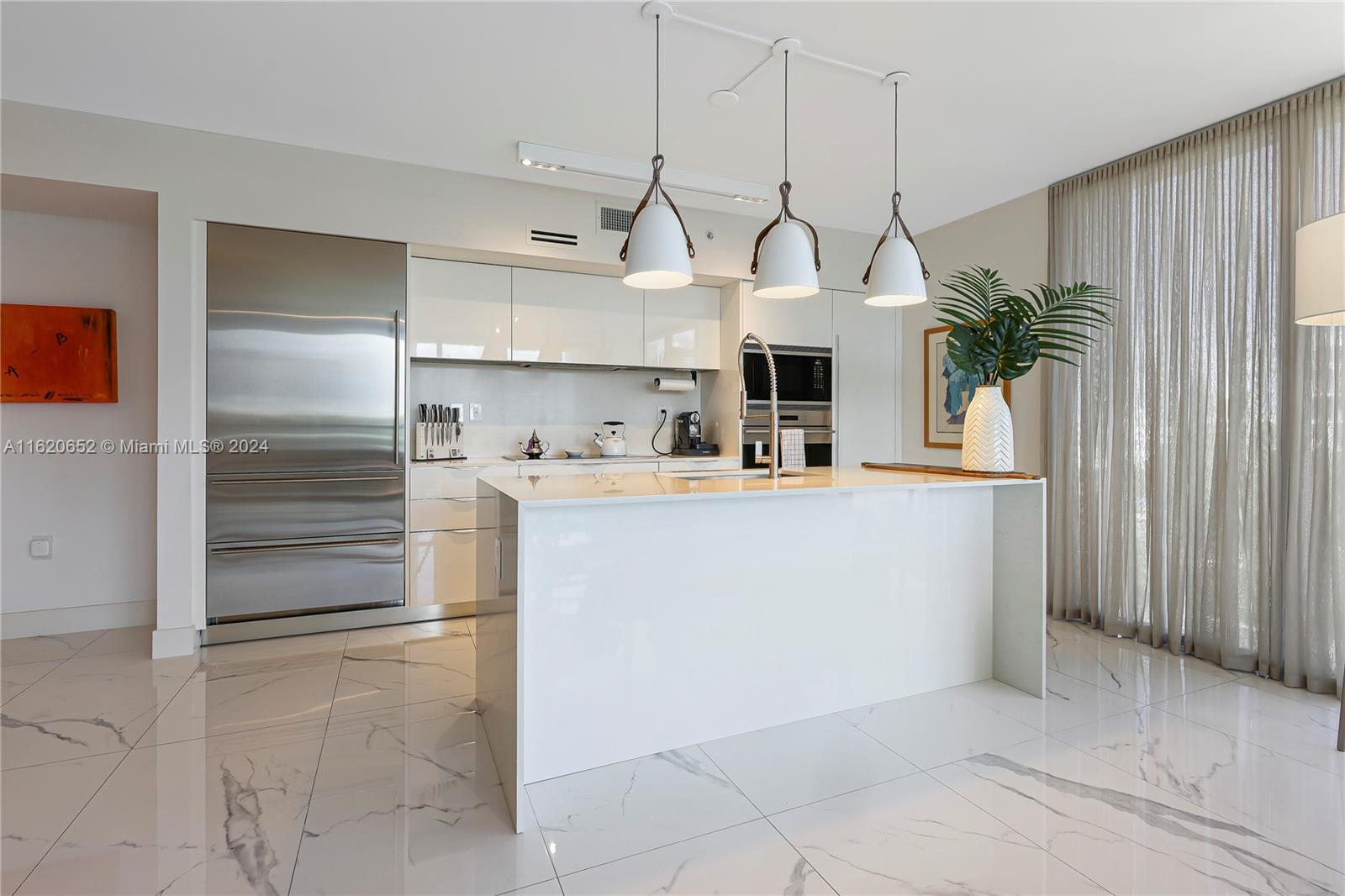 BAY HARBOUR ISLAND - Residential