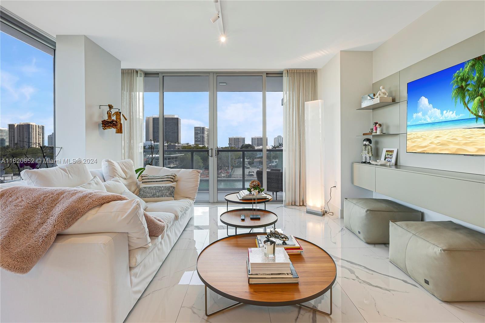 BAY HARBOUR ISLAND - Residential
