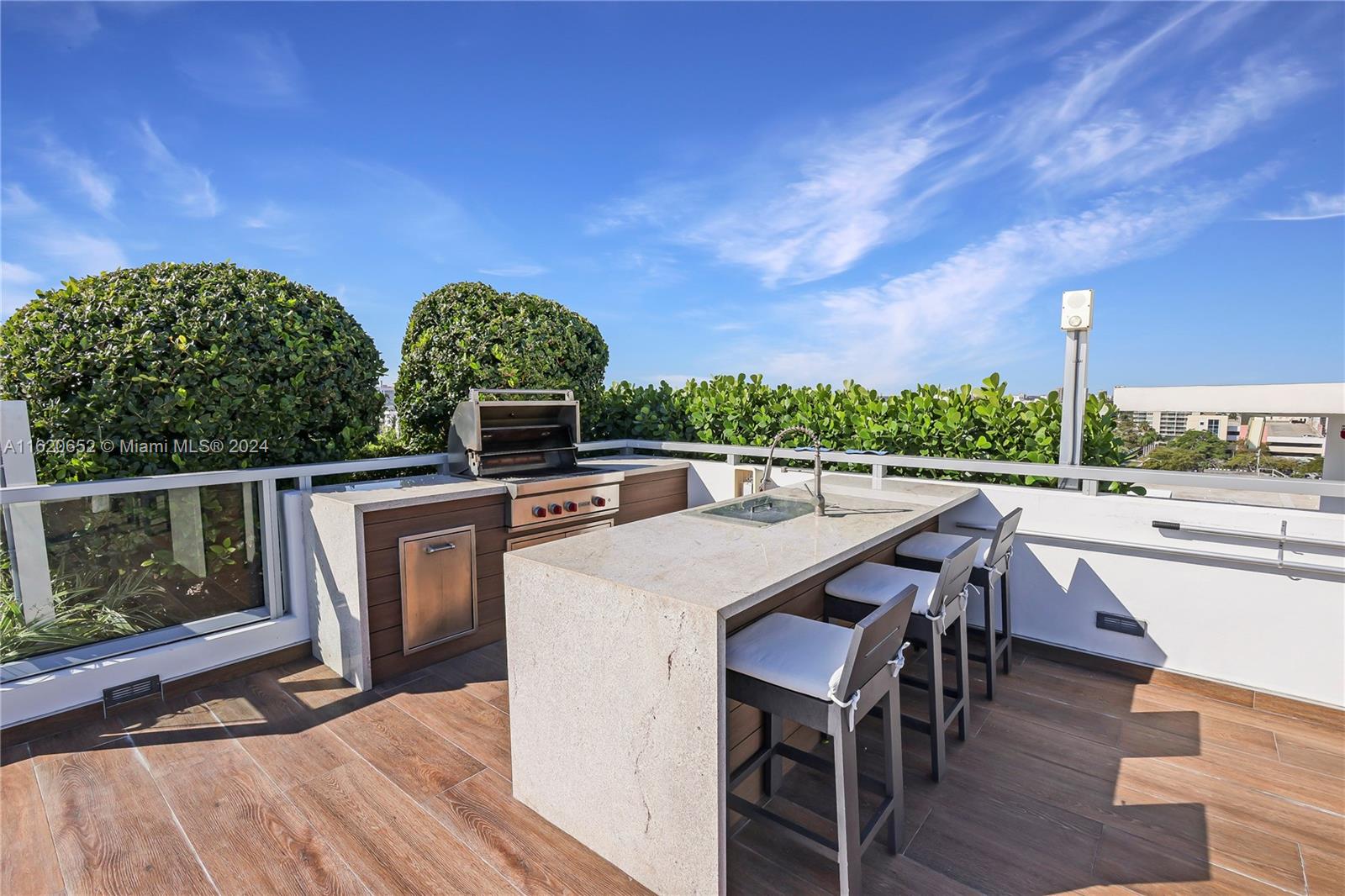 BAY HARBOUR ISLAND - Residential