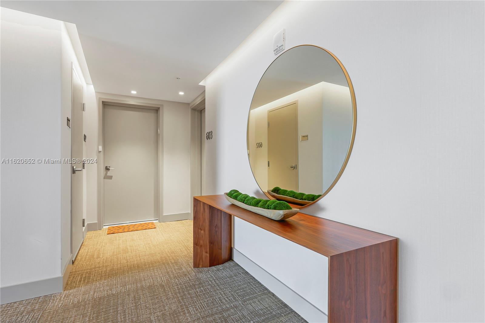 BAY HARBOUR ISLAND - Residential