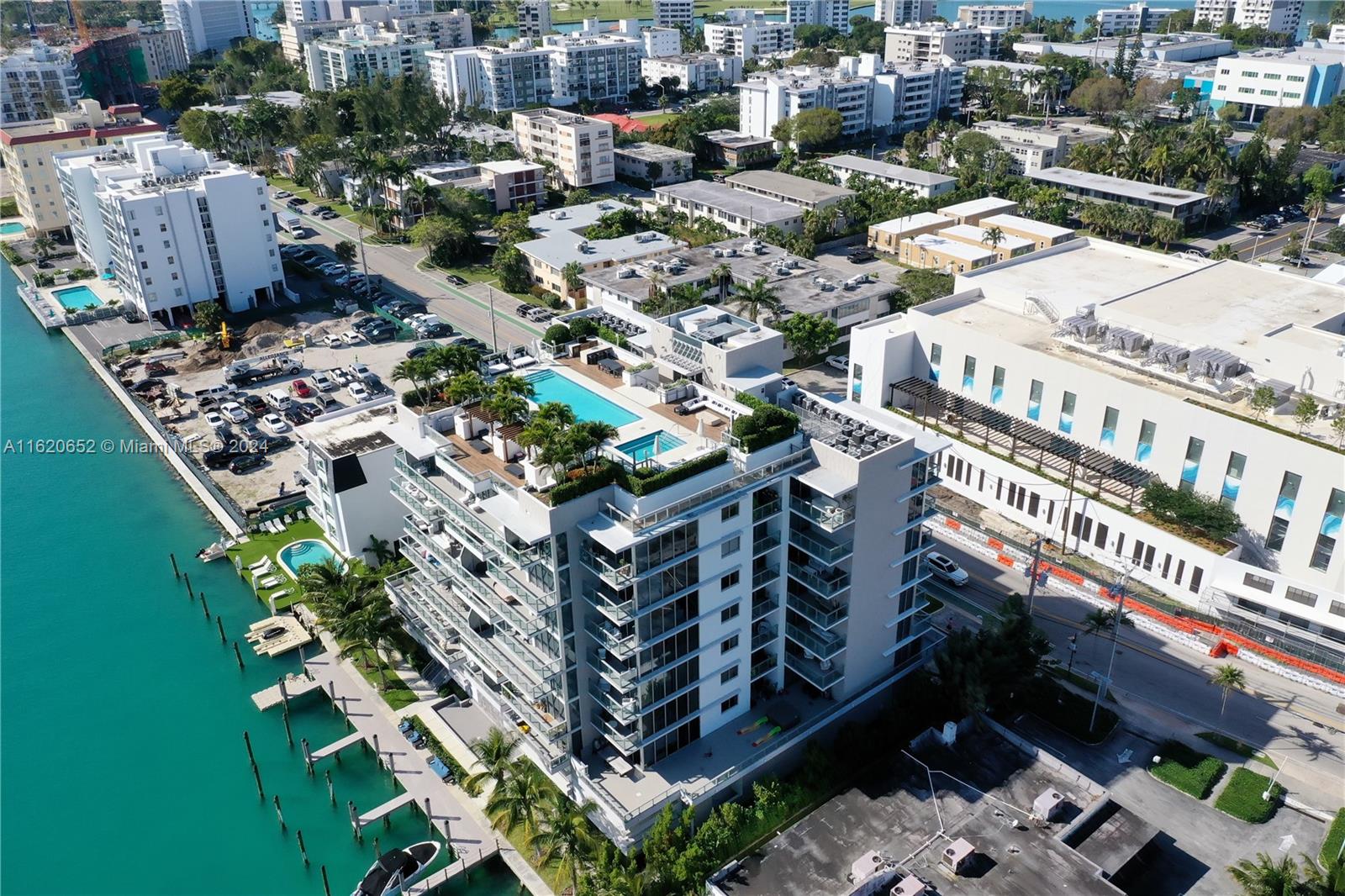 BAY HARBOUR ISLAND - Residential