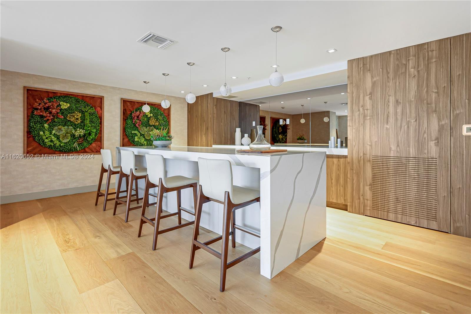 BAY HARBOUR ISLAND - Residential