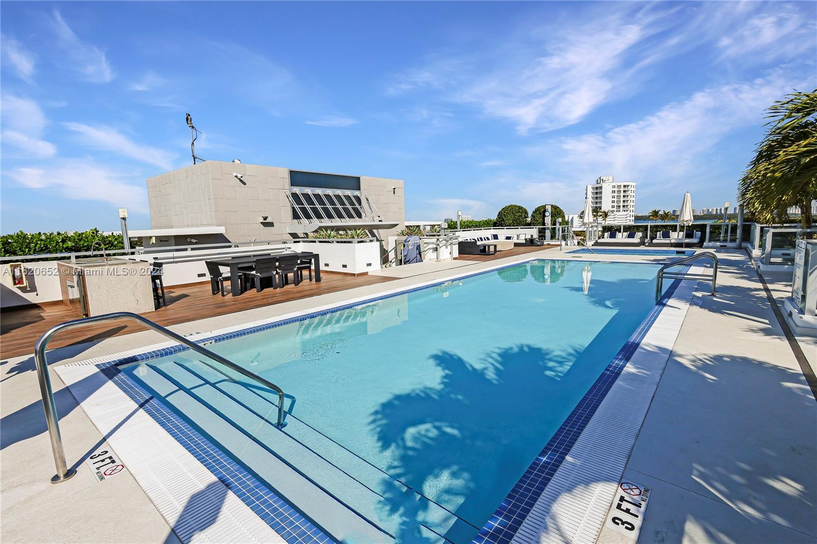 BAY HARBOUR ISLAND - Residential