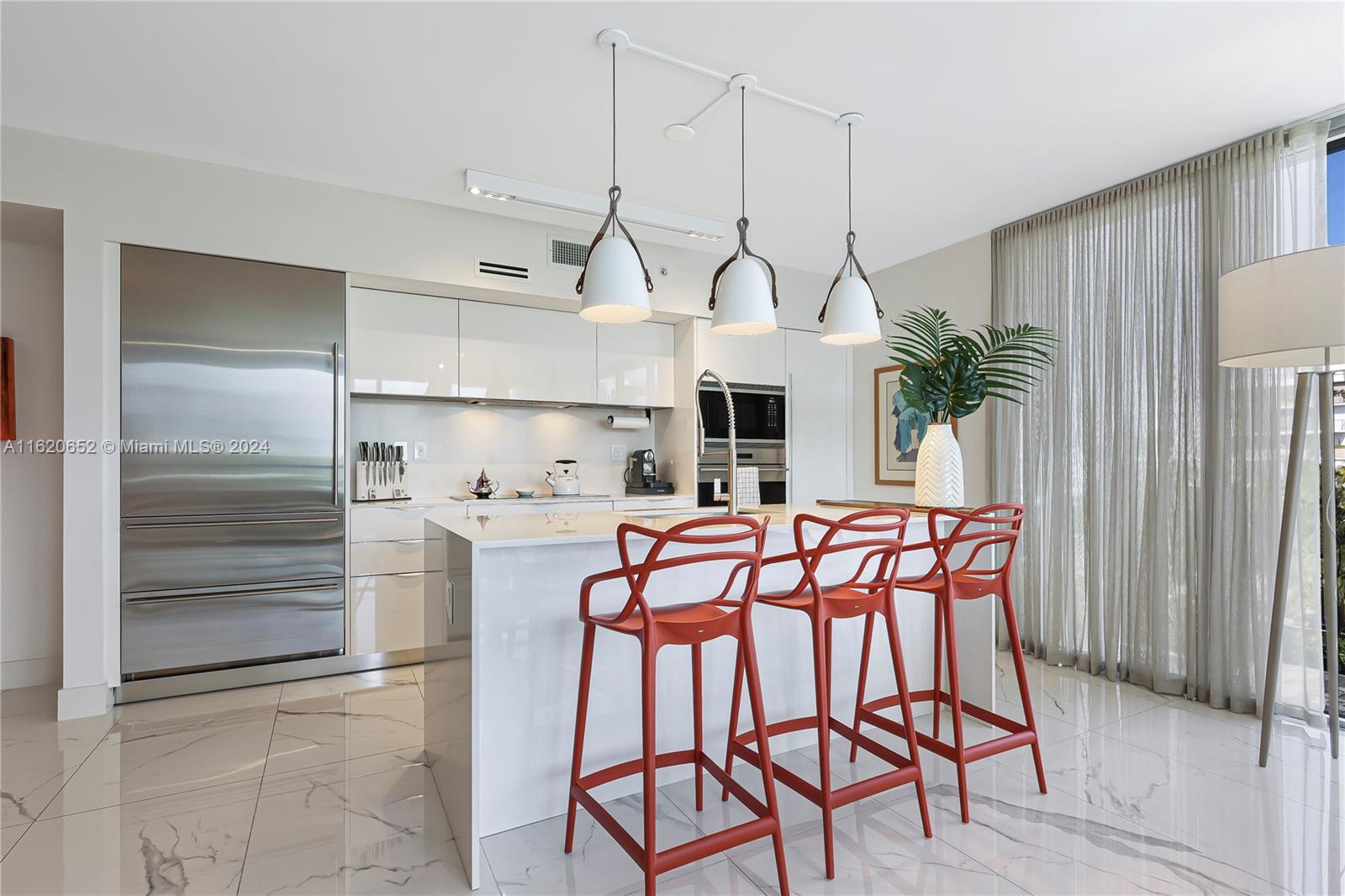 BAY HARBOUR ISLAND - Residential