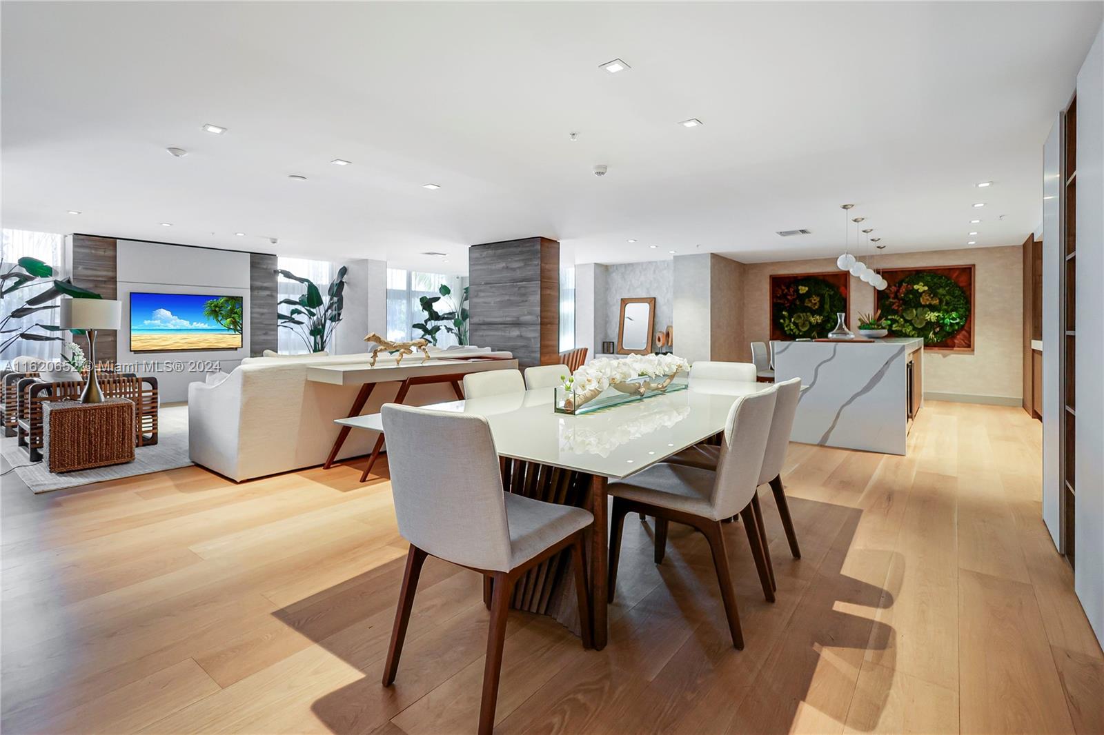 BAY HARBOUR ISLAND - Residential
