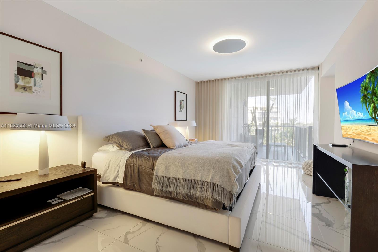 BAY HARBOUR ISLAND - Residential