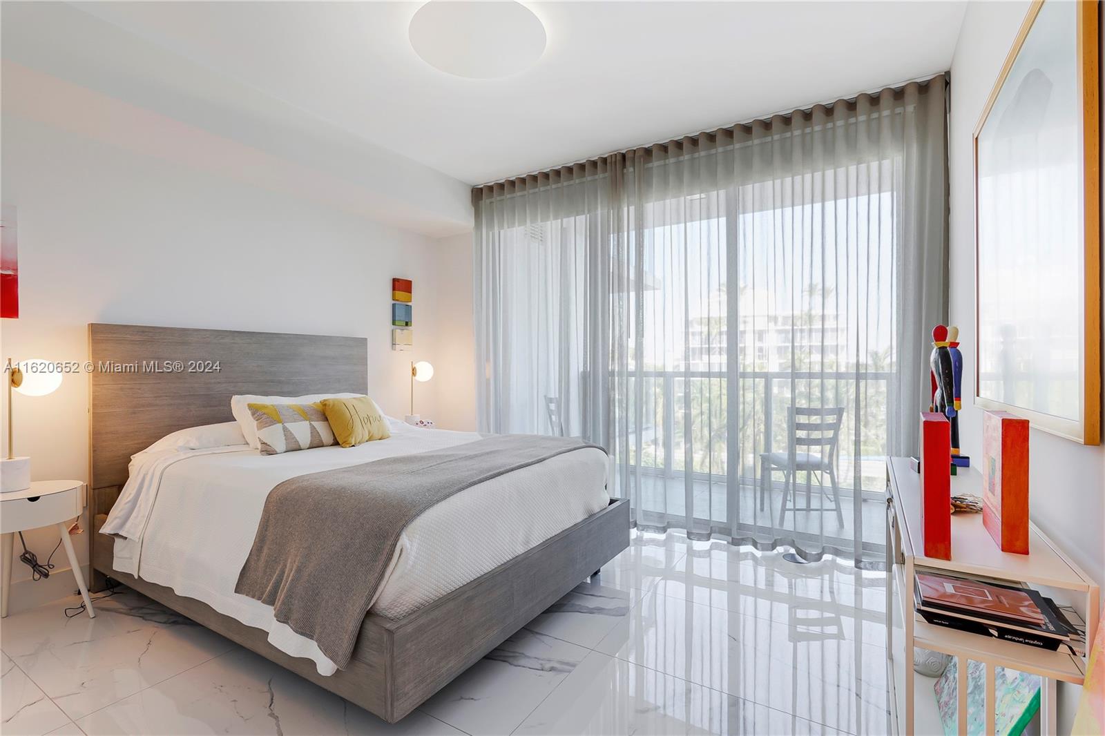 BAY HARBOUR ISLAND - Residential