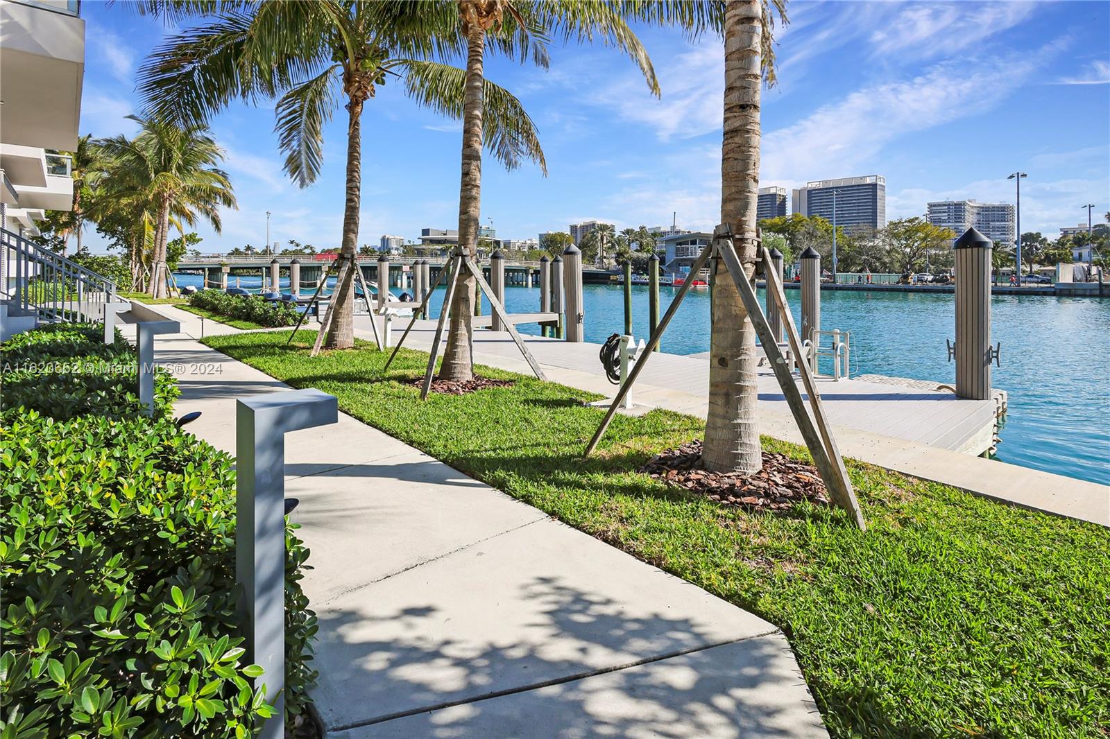 BAY HARBOUR ISLAND - Residential