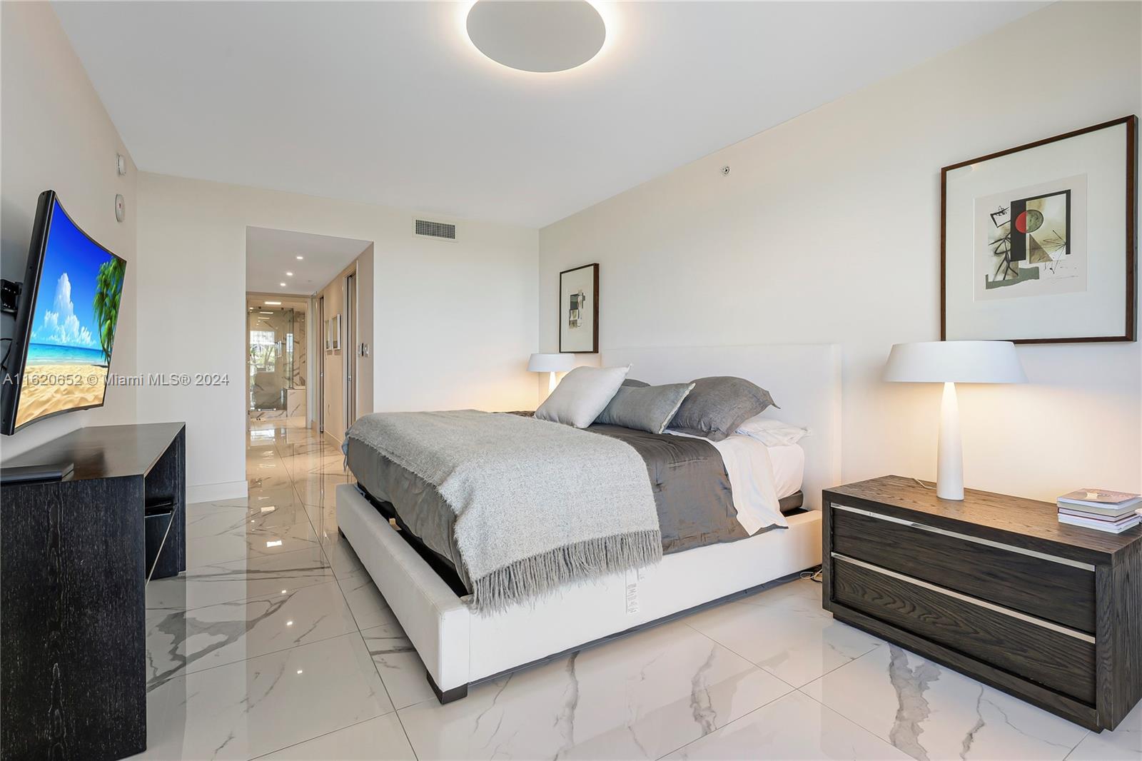 BAY HARBOUR ISLAND - Residential