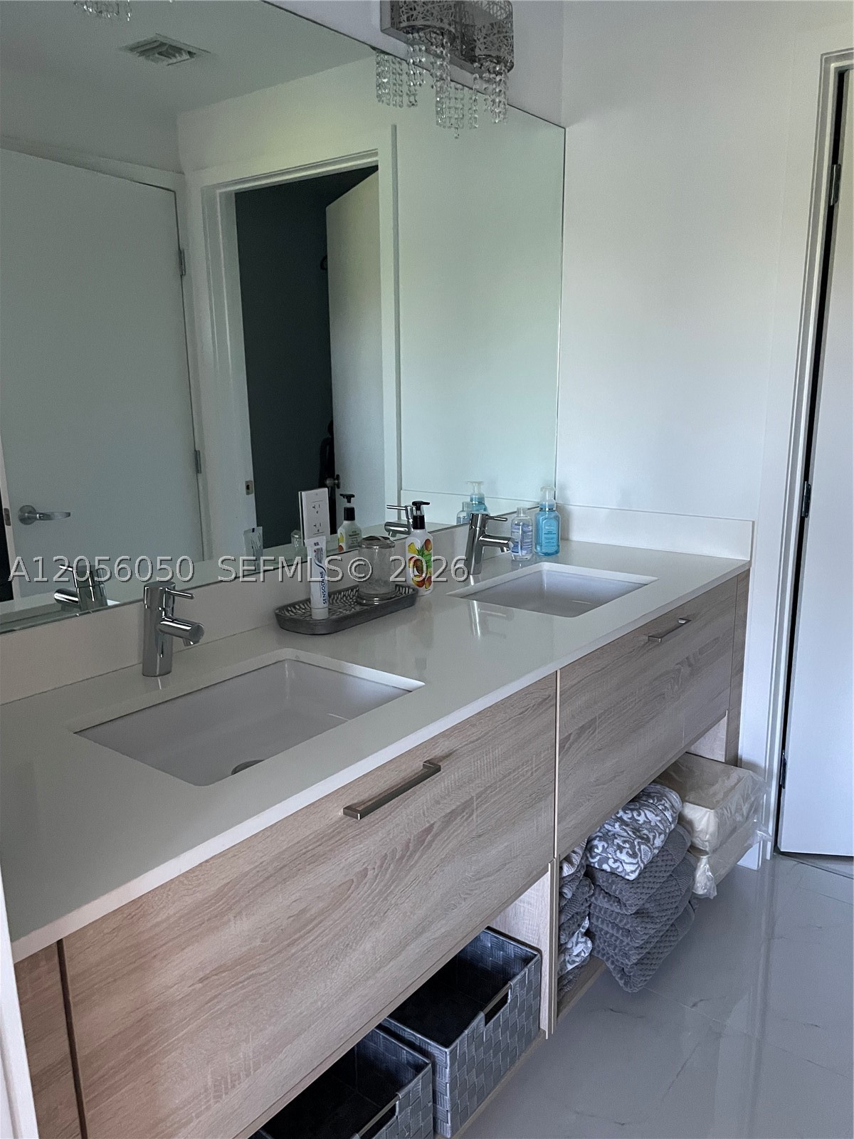 THE HARBOUR SOUTH CONDO - Residential