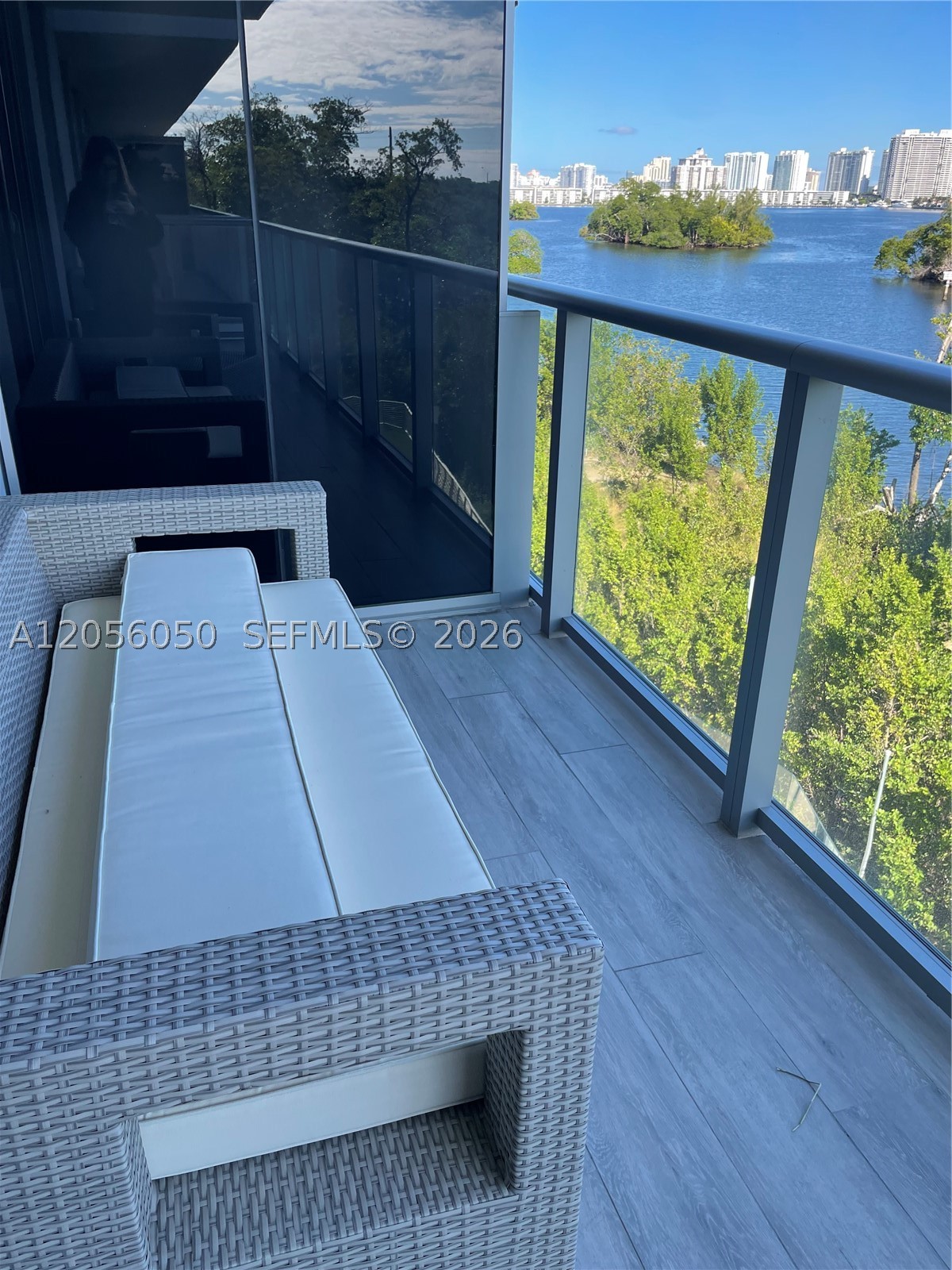 THE HARBOUR SOUTH CONDO - Residential