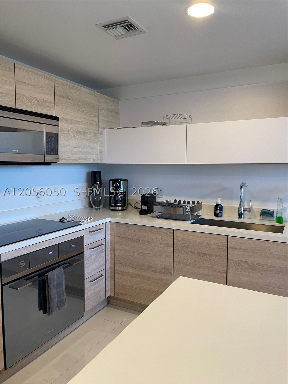 THE HARBOUR SOUTH CONDO - Residential