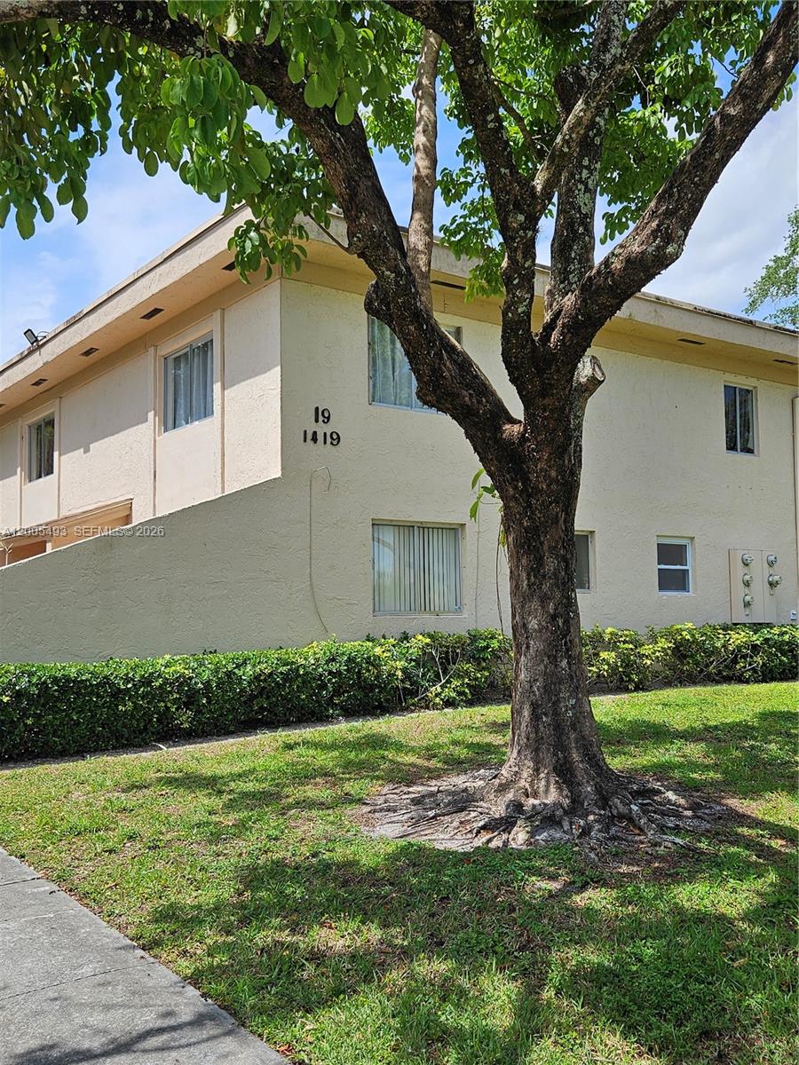 TOWNHOMES OF ORIOLE II - Residential