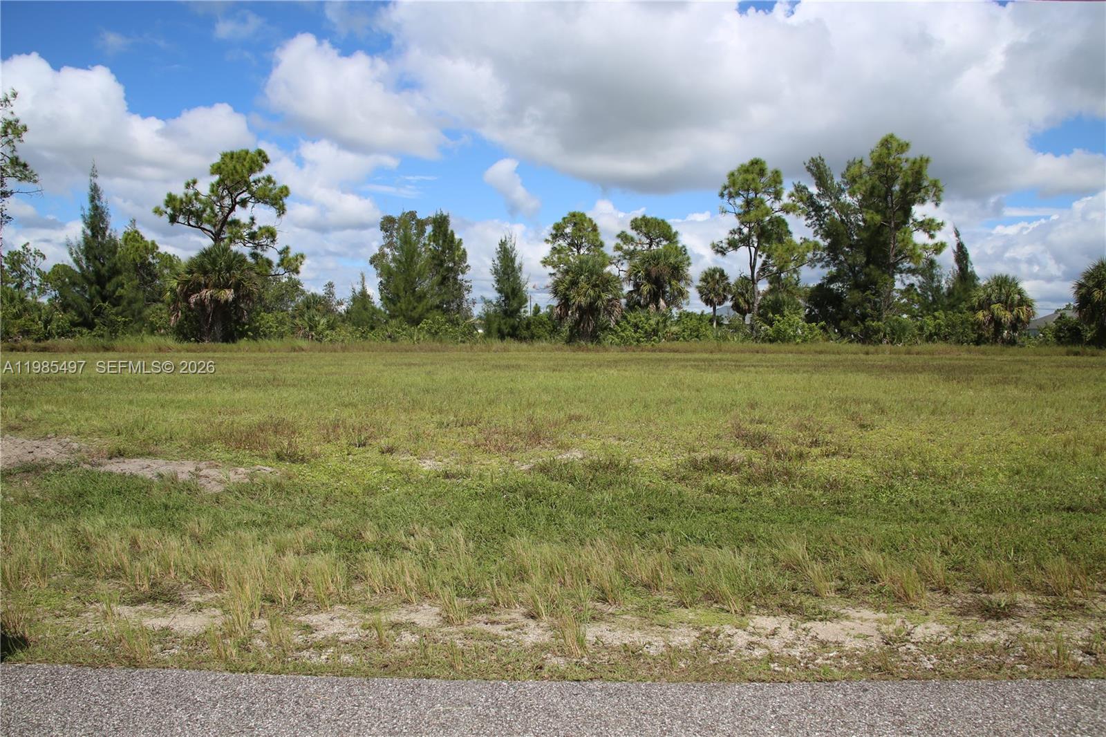 CAPE CORAL - Land