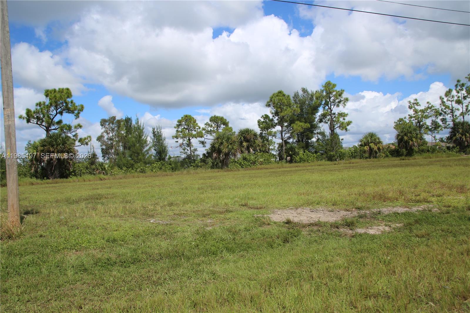 CAPE CORAL - Land