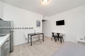 ANNI VENTI CONDO - Residential