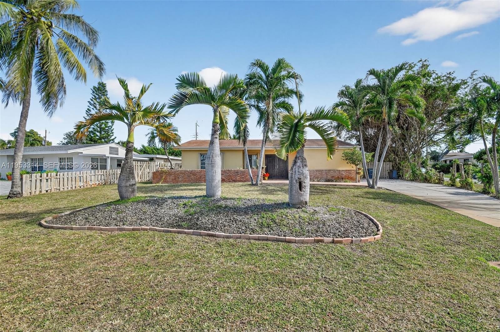 LAKE OSBORNE ESTATES 6 - Residential
