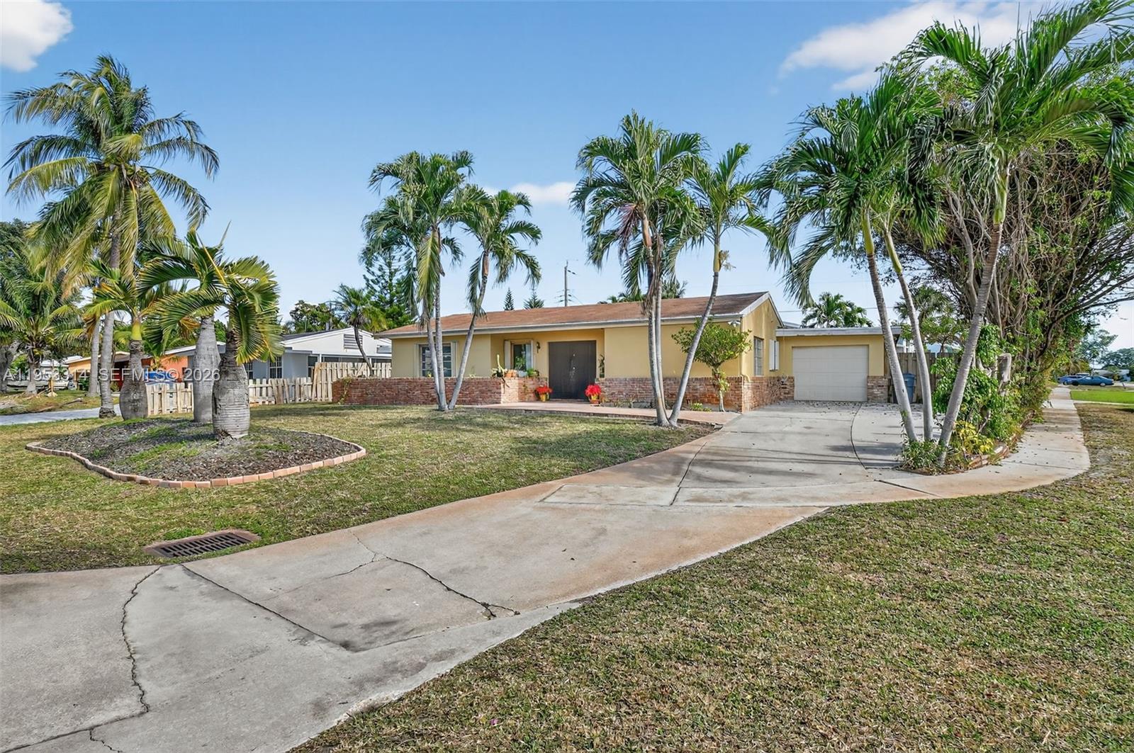 LAKE OSBORNE ESTATES 6 - Residential