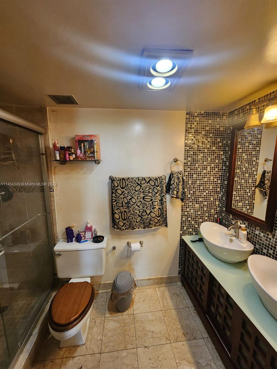 HILLCREST EAST NO 20 COND - Residential
