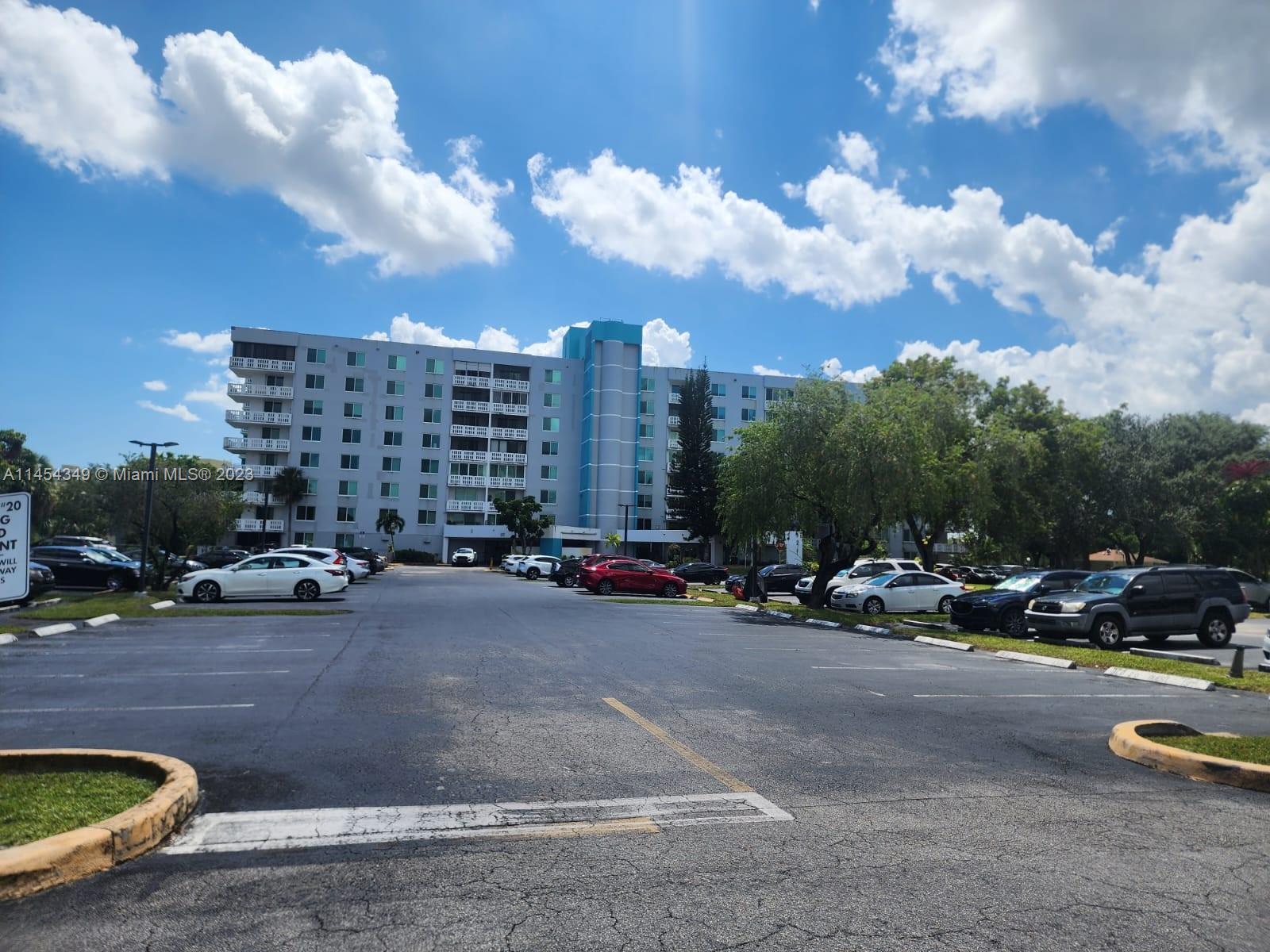 HILLCREST EAST NO 20 COND - Residential