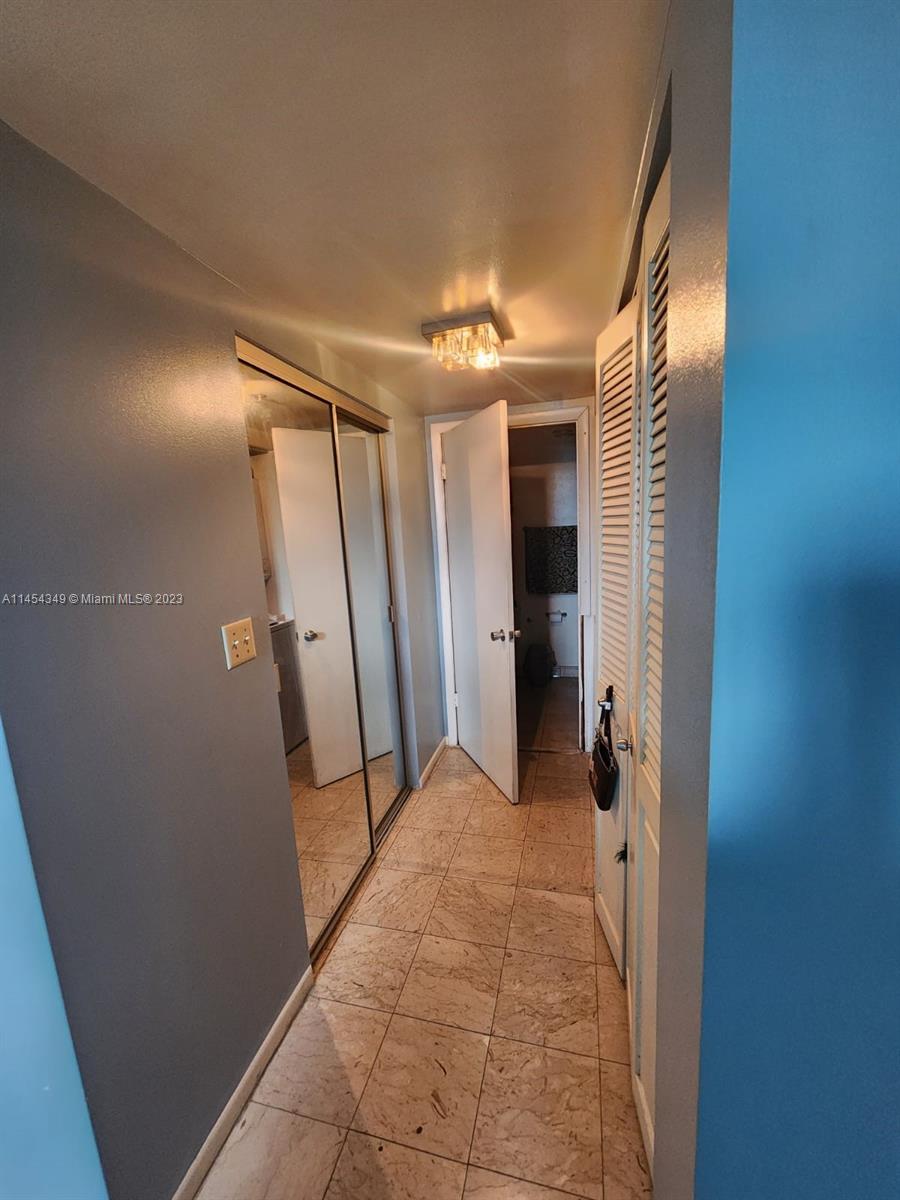 HILLCREST EAST NO 20 COND - Residential