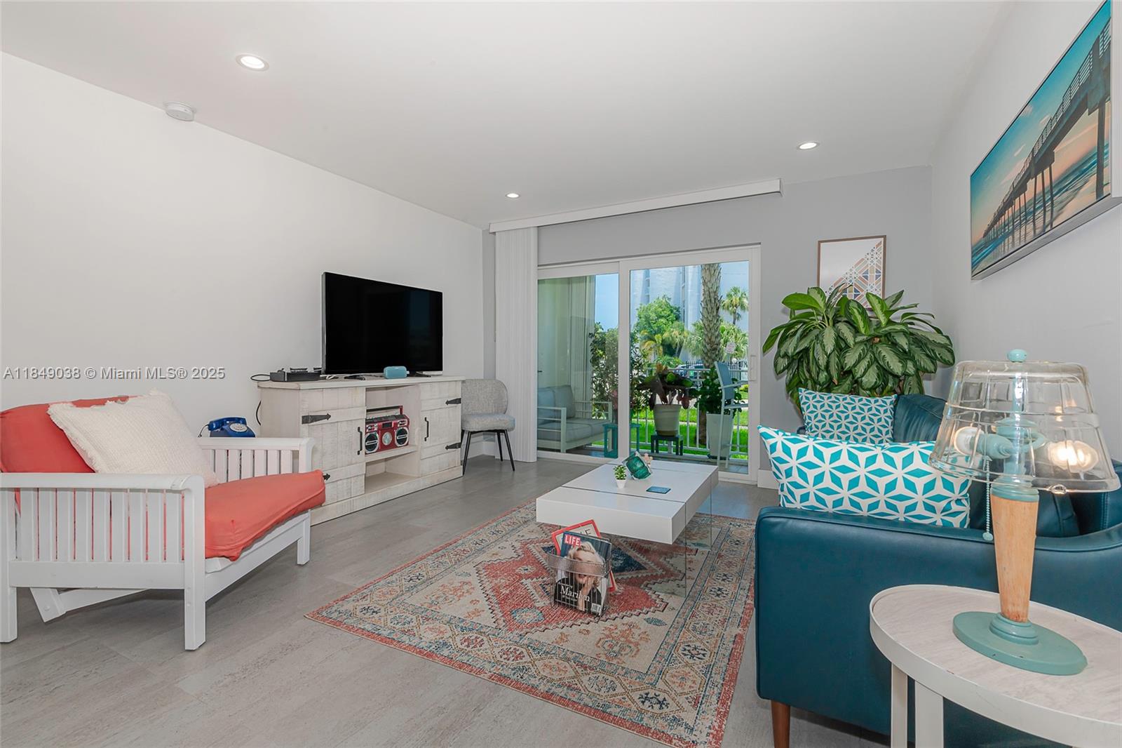 LIDO BAY - Residential