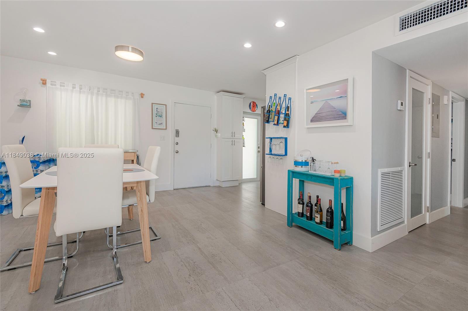 LIDO BAY - Residential
