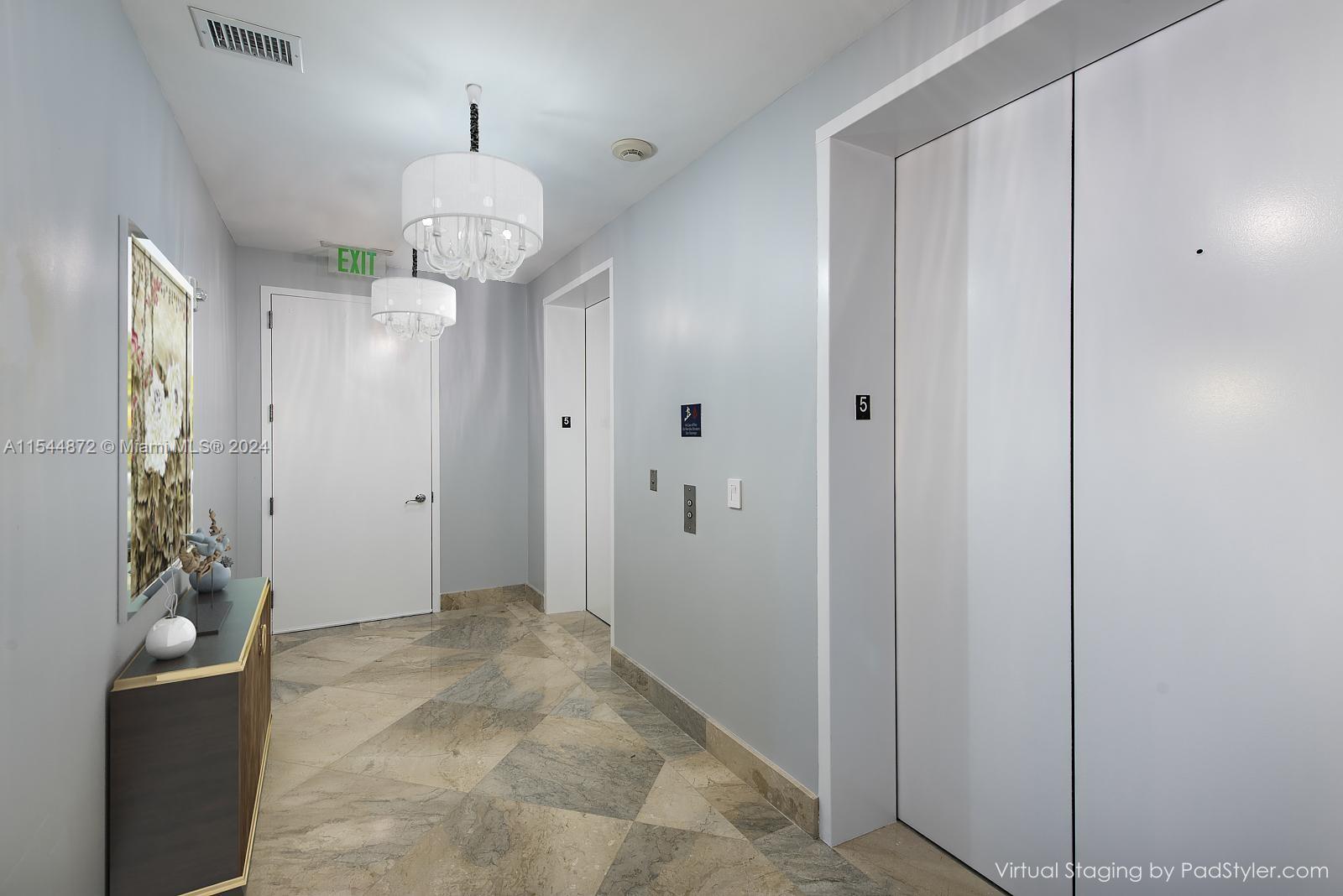 CONTINUUM ON SOUTH BEACH - Residential