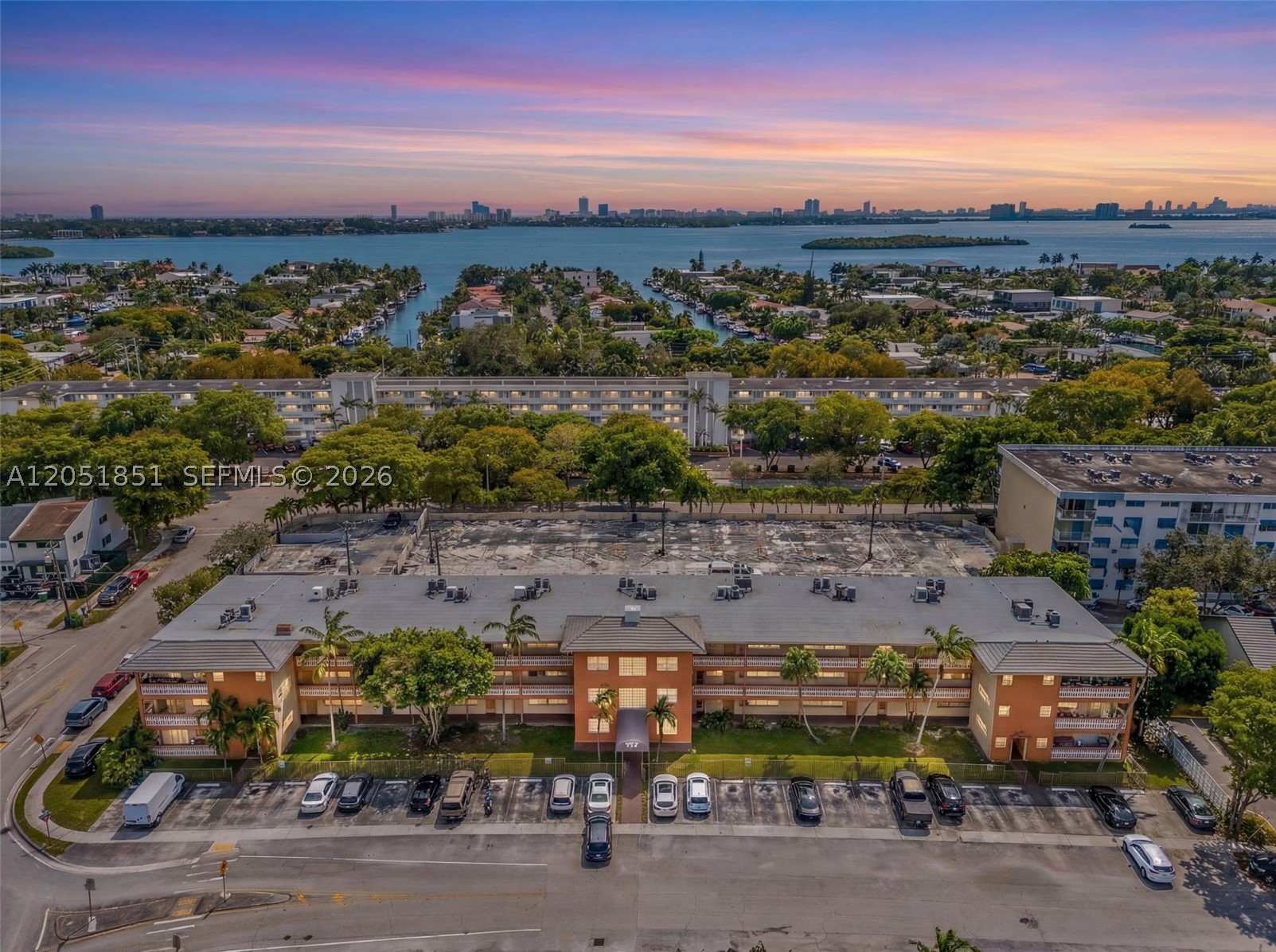 SUTTON HOUSE CONDO - Residential Lease
