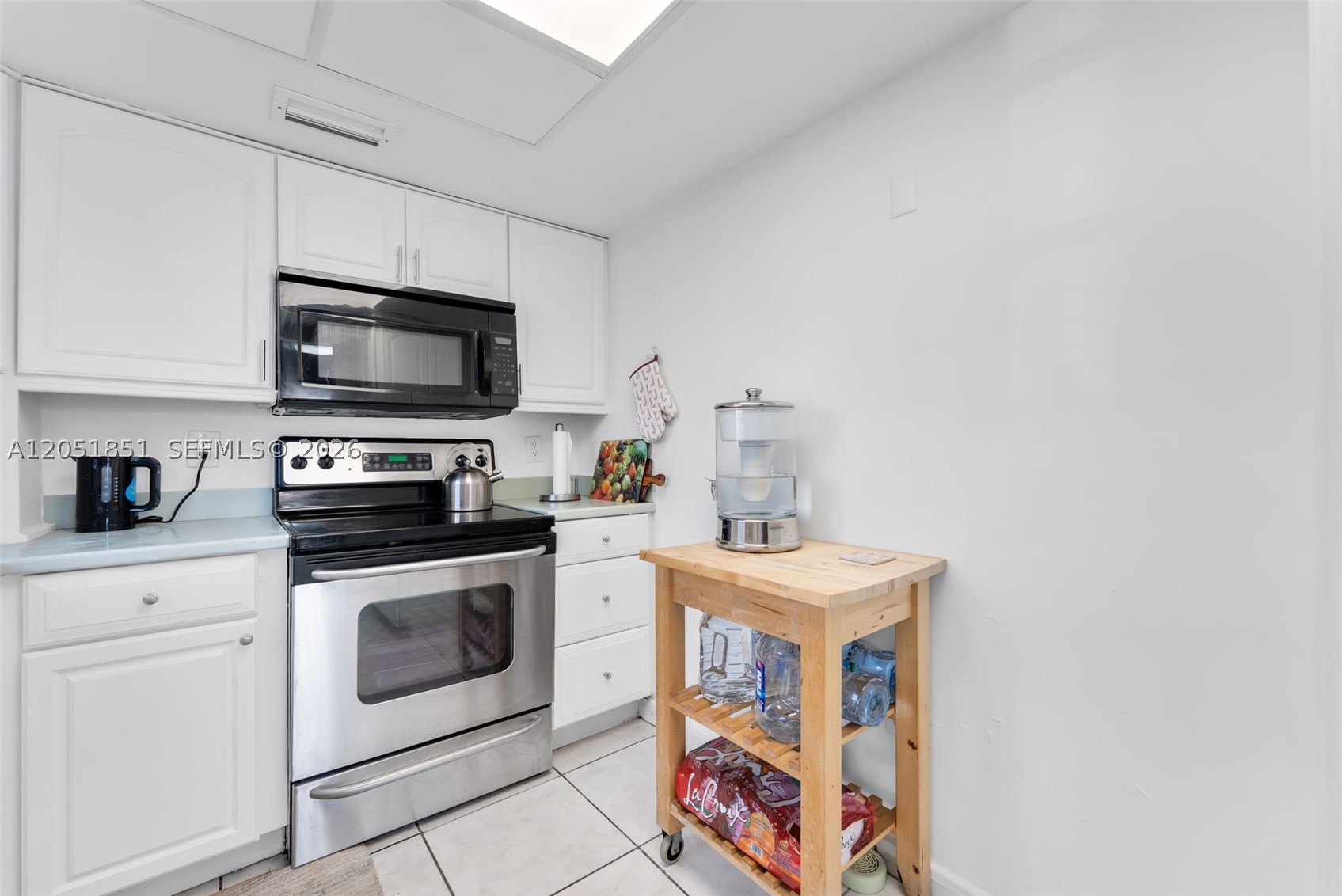 SUTTON HOUSE CONDO - Residential Lease
