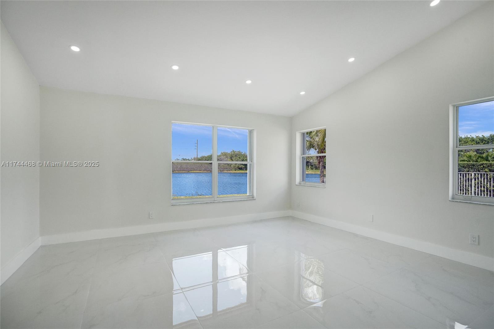 SILVER LAKES AT PEMBROKE - Residential