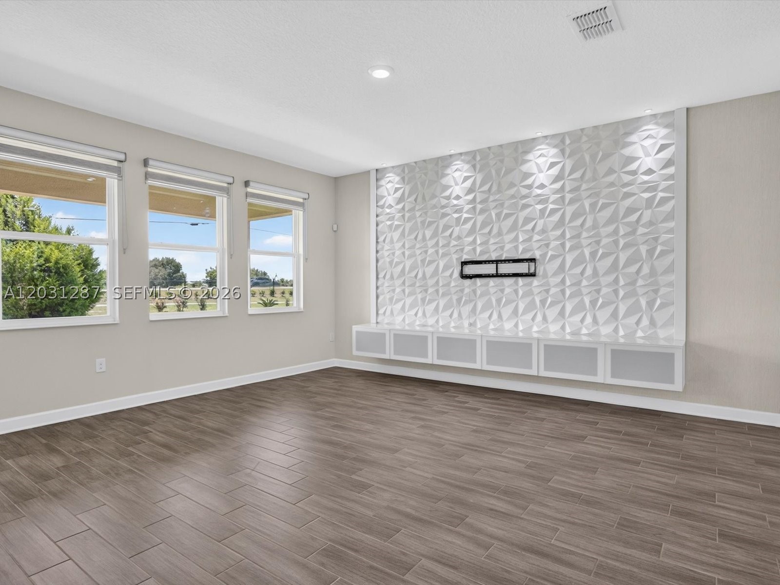 CHAMPIONS GATE - Residential