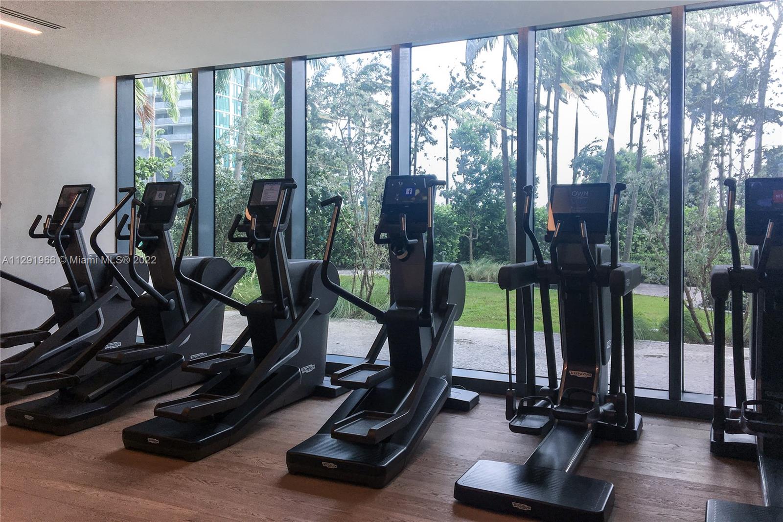 PARAISO BAY CONDO - Residential Lease