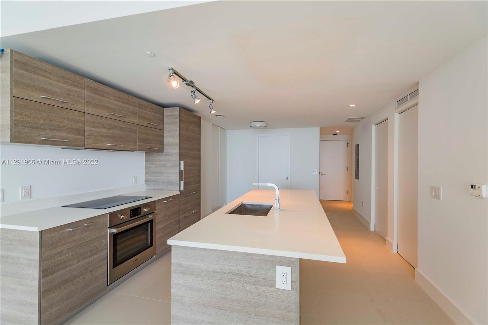 PARAISO BAY CONDO - Residential Lease