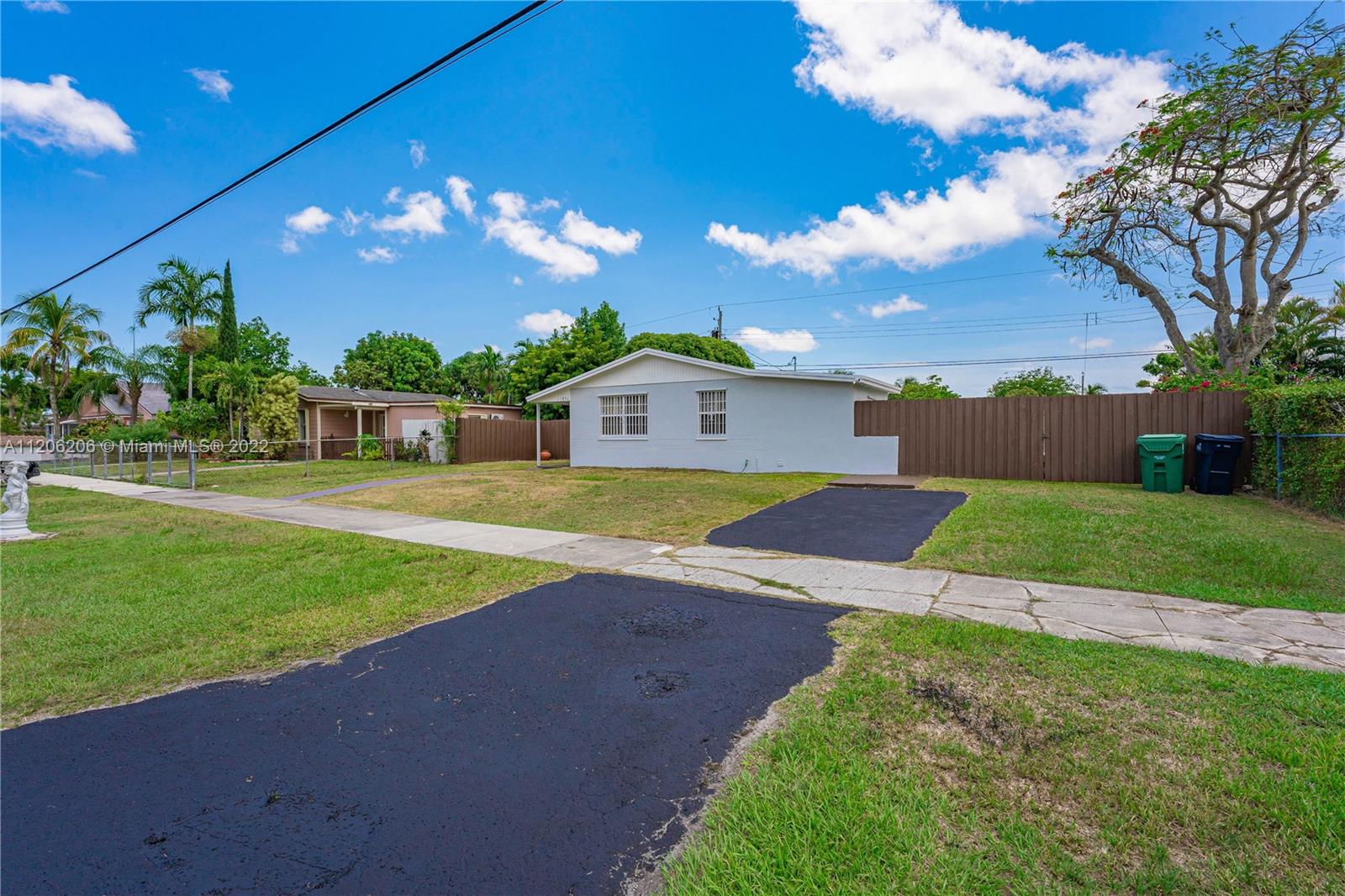 SO MIAMI HEIGHTS MANOR - Residential